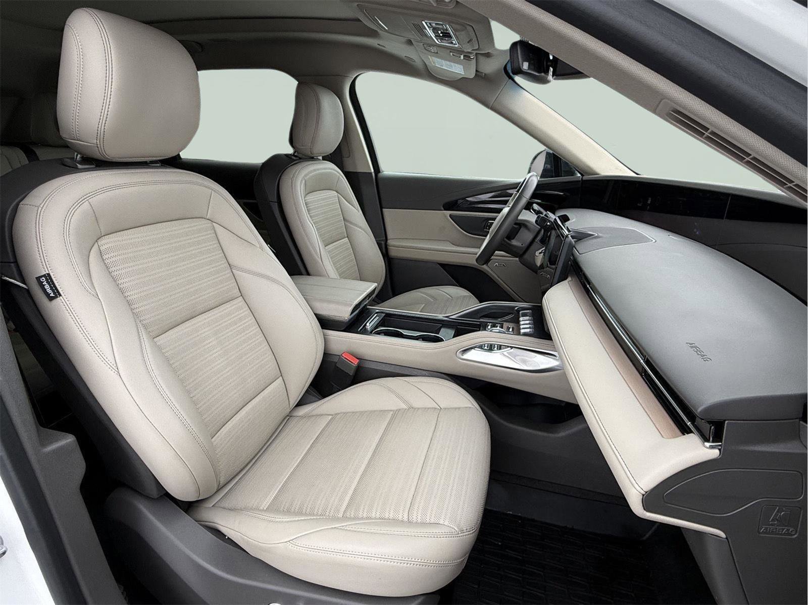 Used 2024 Lincoln Nautilus Reserve w/ Equipment Group 202A image 26