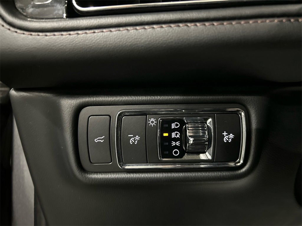 Used 2023 Lincoln Aviator AWD w/ Premium Package image 21