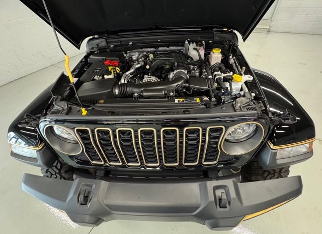 Used 2025 Jeep Gladiator Sport AWD/4WD image 31