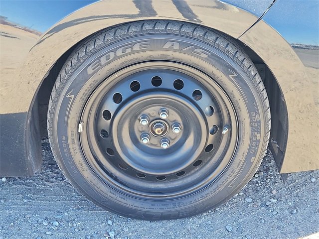 Used 2019 Toyota Corolla LE image 5