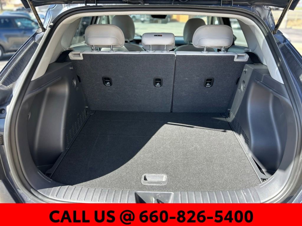 Used 2025 Hyundai Kona SEL image 8