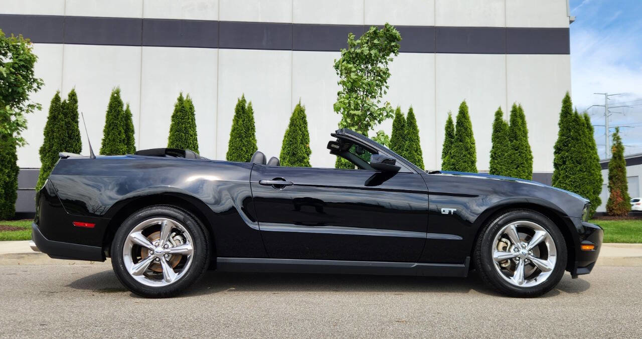 Used 2010 Ford Mustang GT Premium RWD image 5