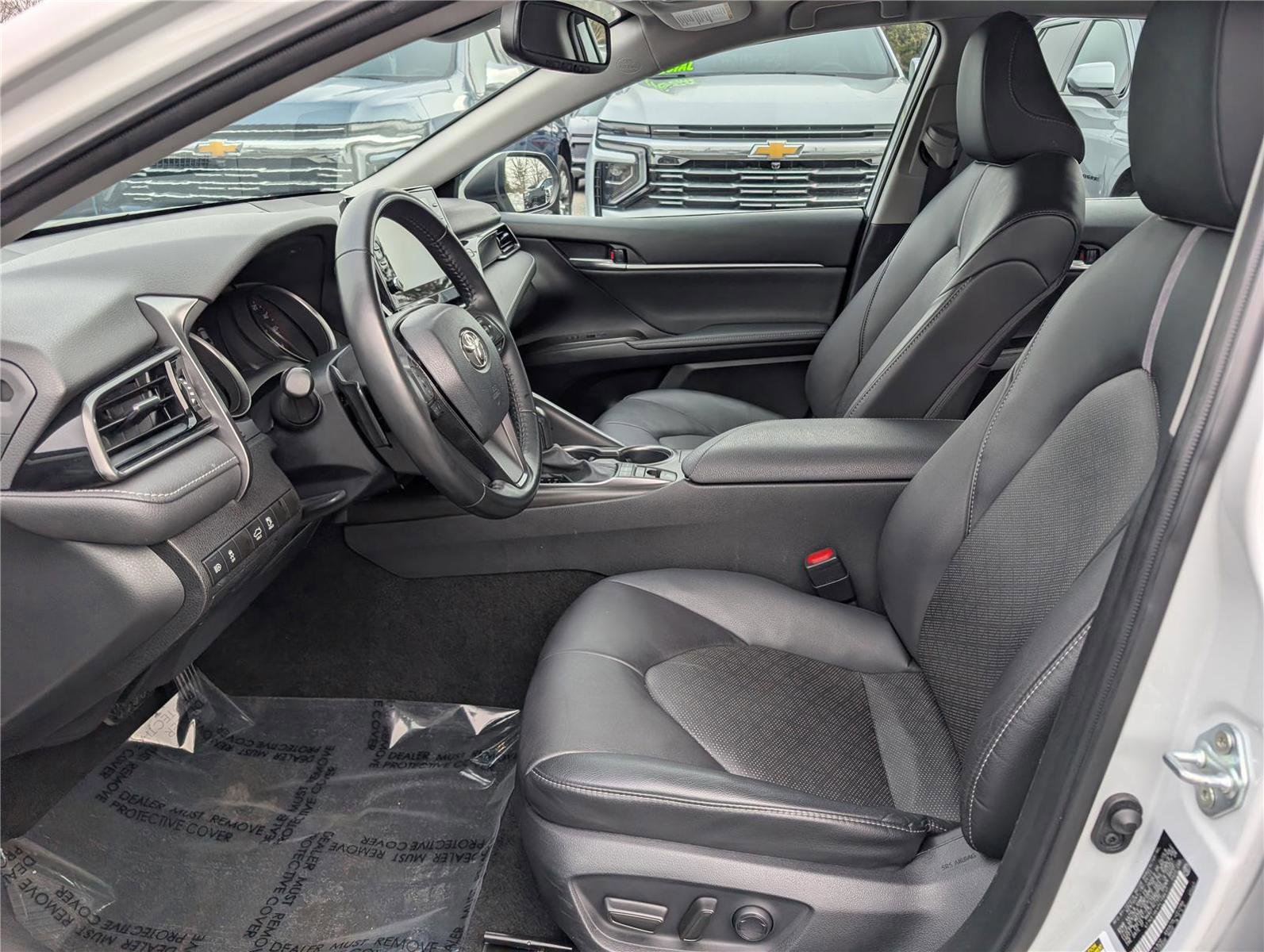 Used 2023 Toyota Camry XSE image 16