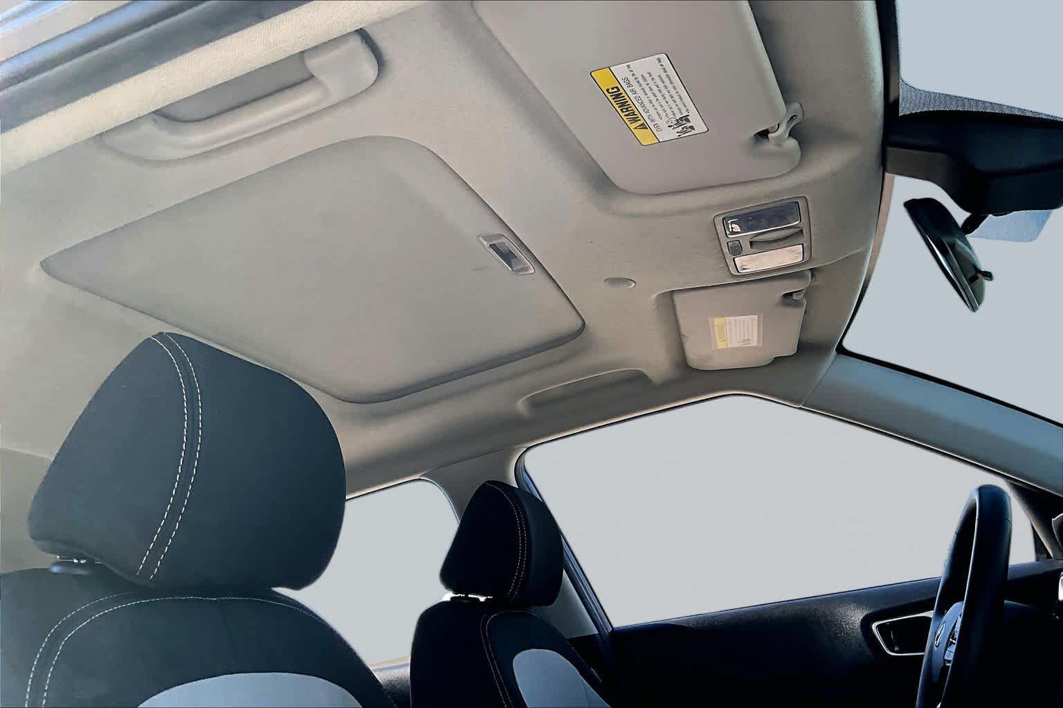 Certified 2023 Hyundai Venue SEL FWD image 14