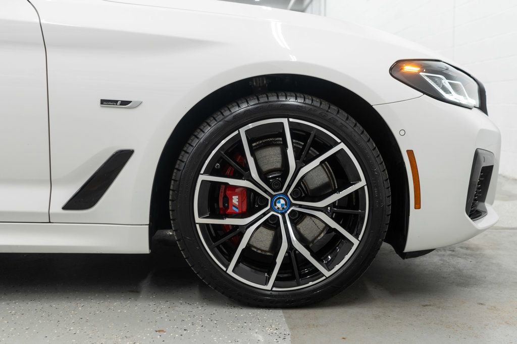 Used 2023 BMW 530e xDrive w/ M Sport Package AWD/4WD image 43