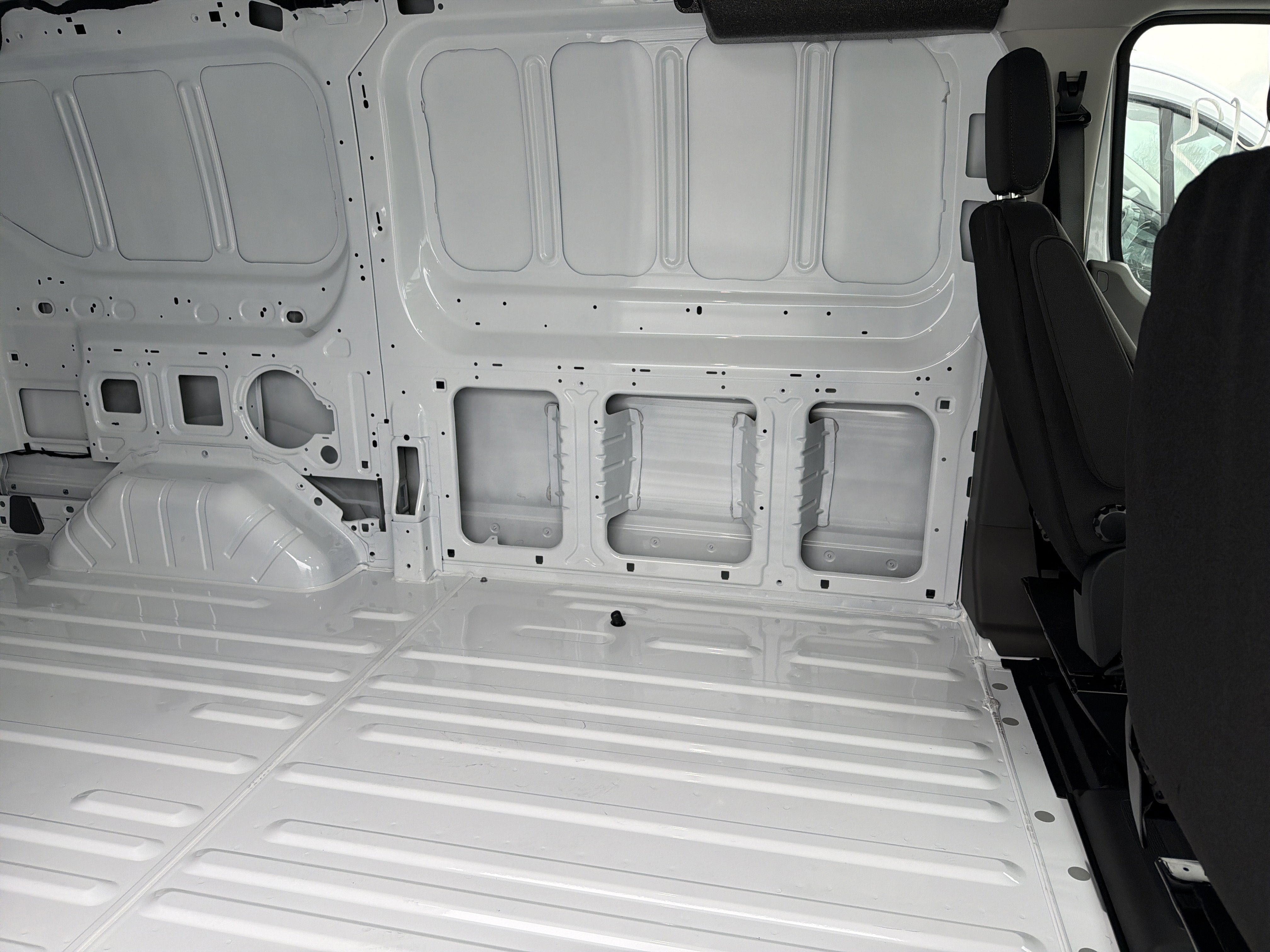 New 2026 Ford Transit 150 Low Roof RWD image 20