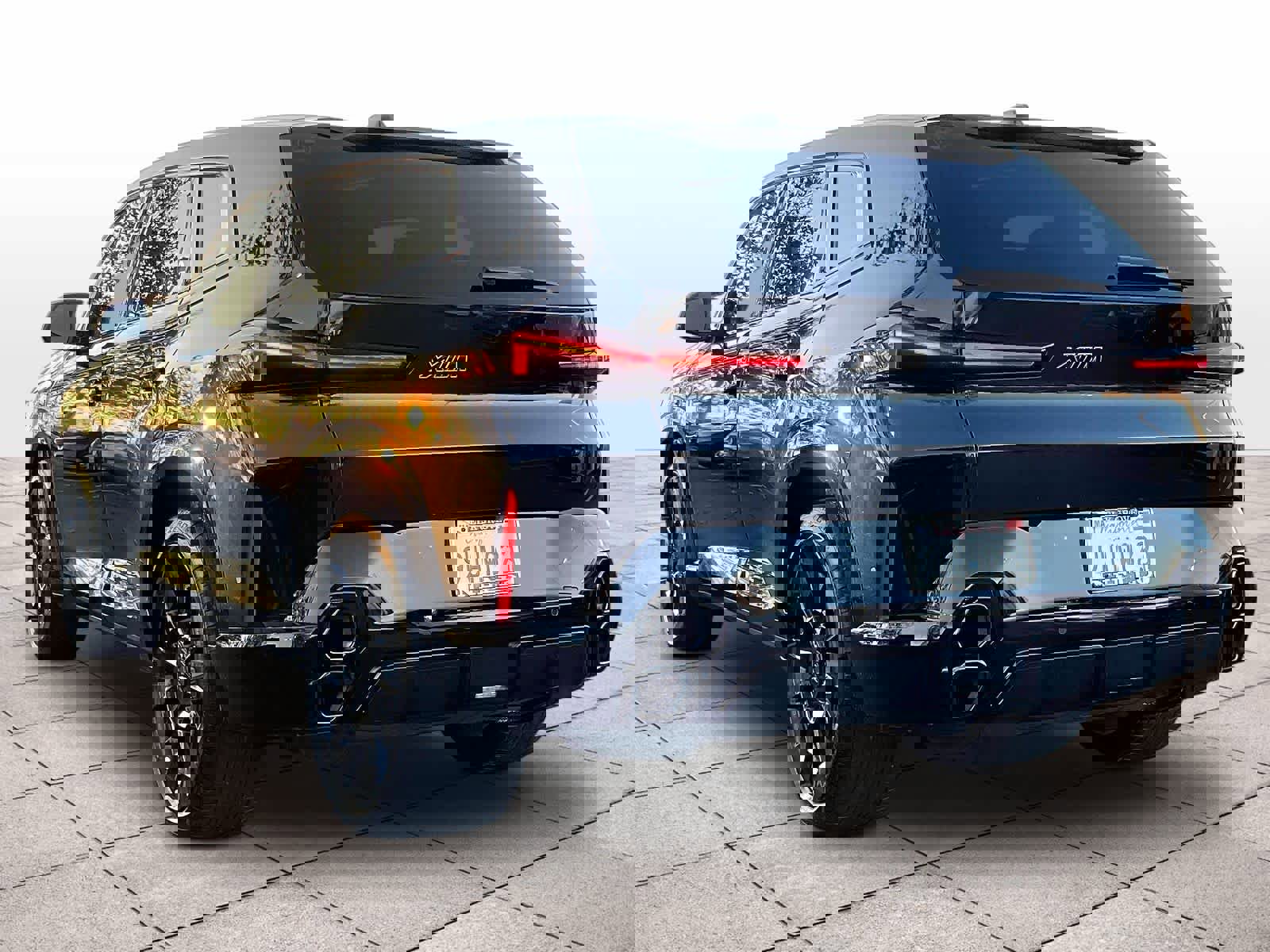 Used 2025 BMW XM image 13