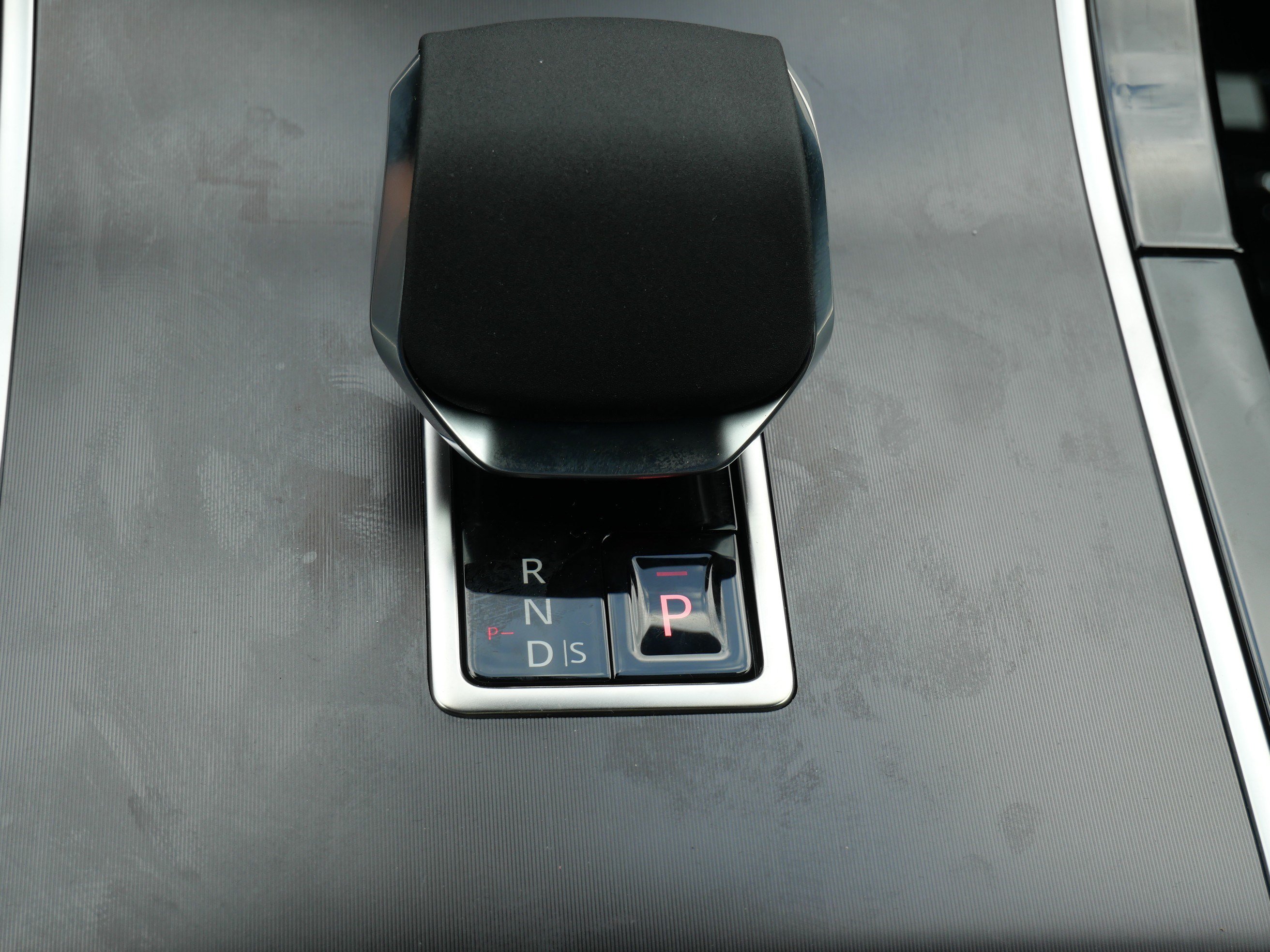 New 2026 Land Rover Range Rover Evoque Hoxton AWD/4WD image 7