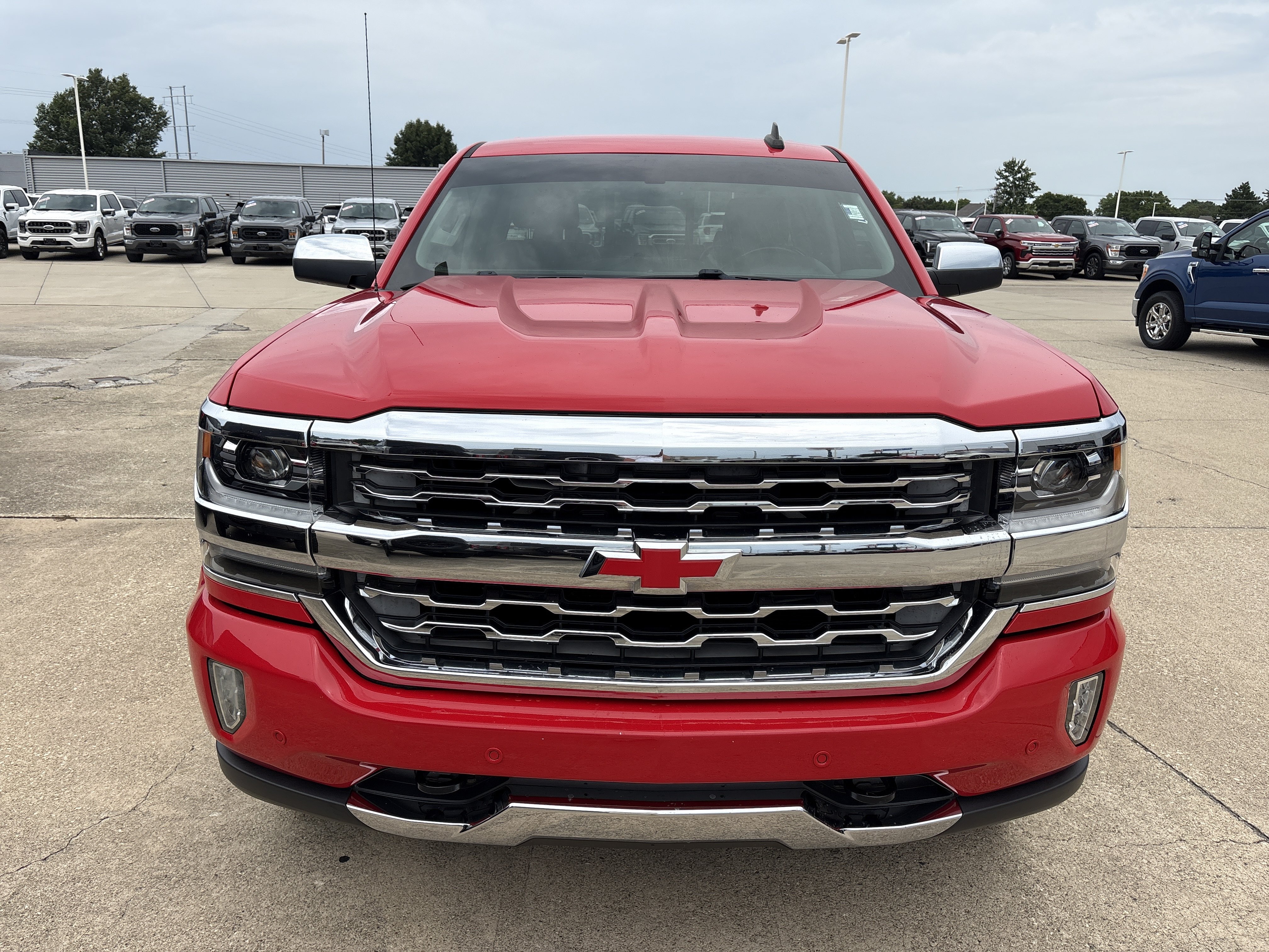 Used 2016 Chevrolet Silverado 1500 LTZ w/ LTZ Plus Package AWD/4WD image 3