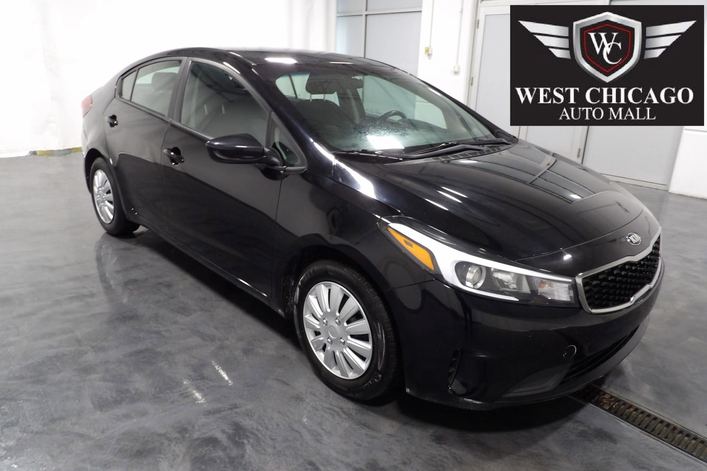 Used 2017 Kia Forte LX image 1