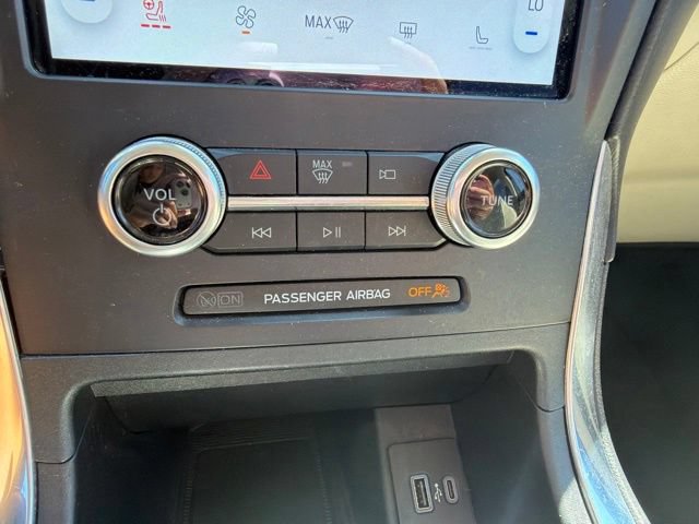 Used 2022 Ford Edge Titanium w/ Equipment Group 301A AWD/4WD image 36