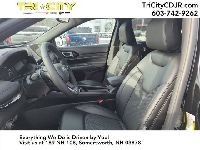 New 2026 Jeep Compass Latitude image 9