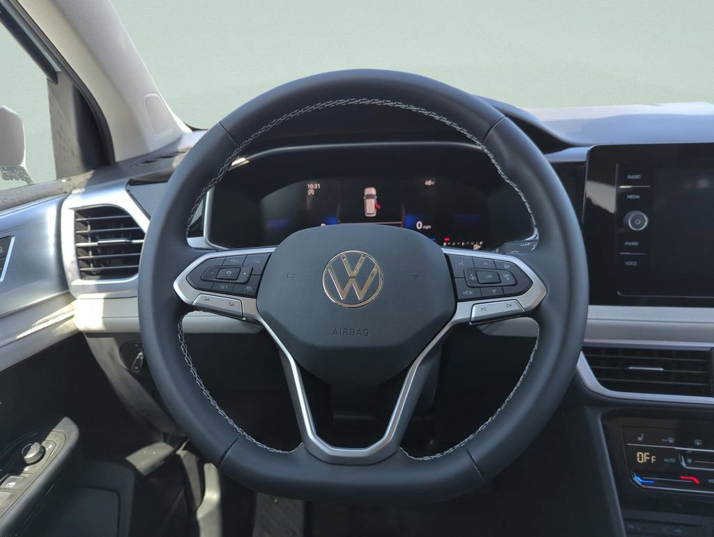 New 2026 Volkswagen Taos SE image 25