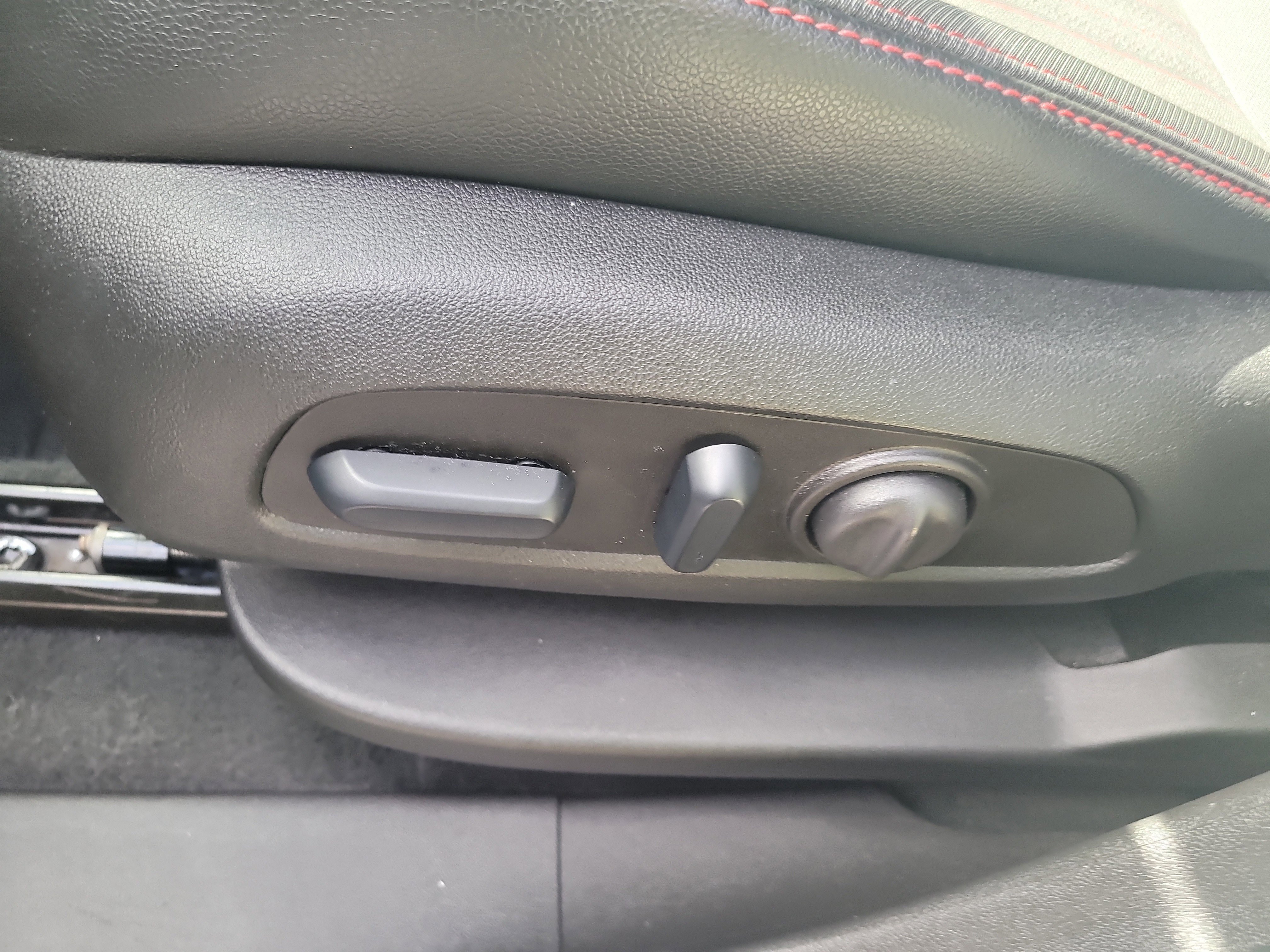 Used 2024 Chevrolet Equinox RS FWD image 22