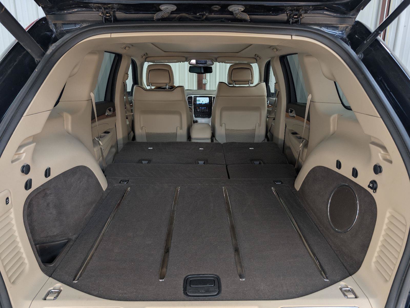 Used 2011 Jeep Grand Cherokee Overland AWD/4WD image 47