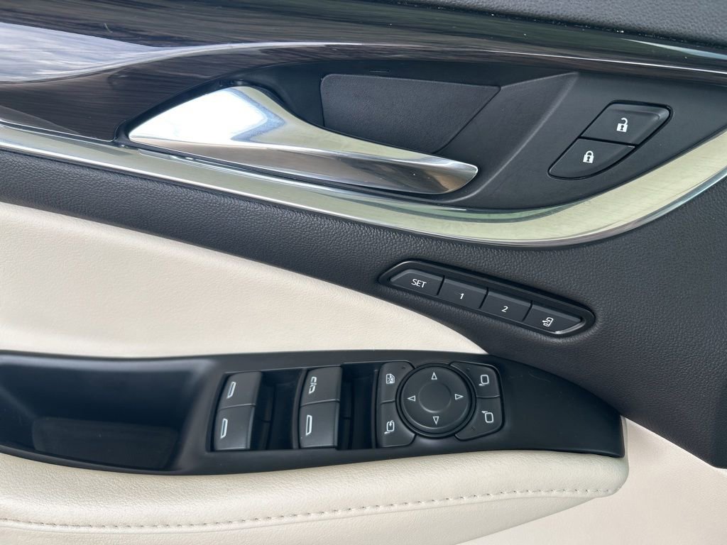 Used 2023 Buick Enclave Premium w/ Experience Buick Package FWD image 29