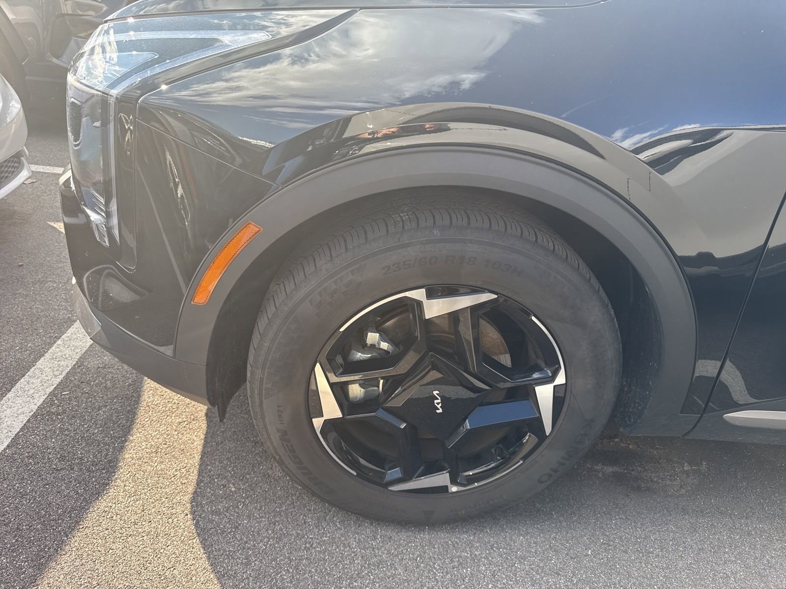 Used 2026 Kia Sportage EX image 4