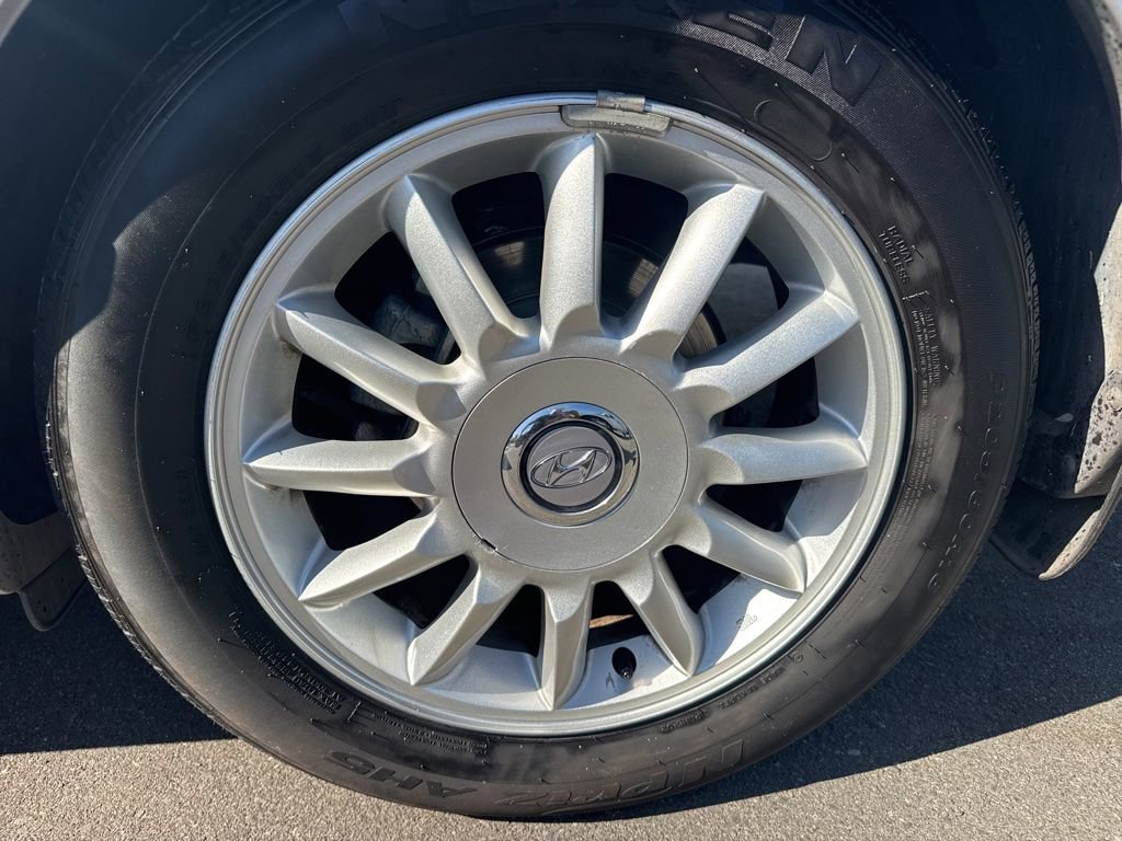 Used 2005 Hyundai XG350 L image 10