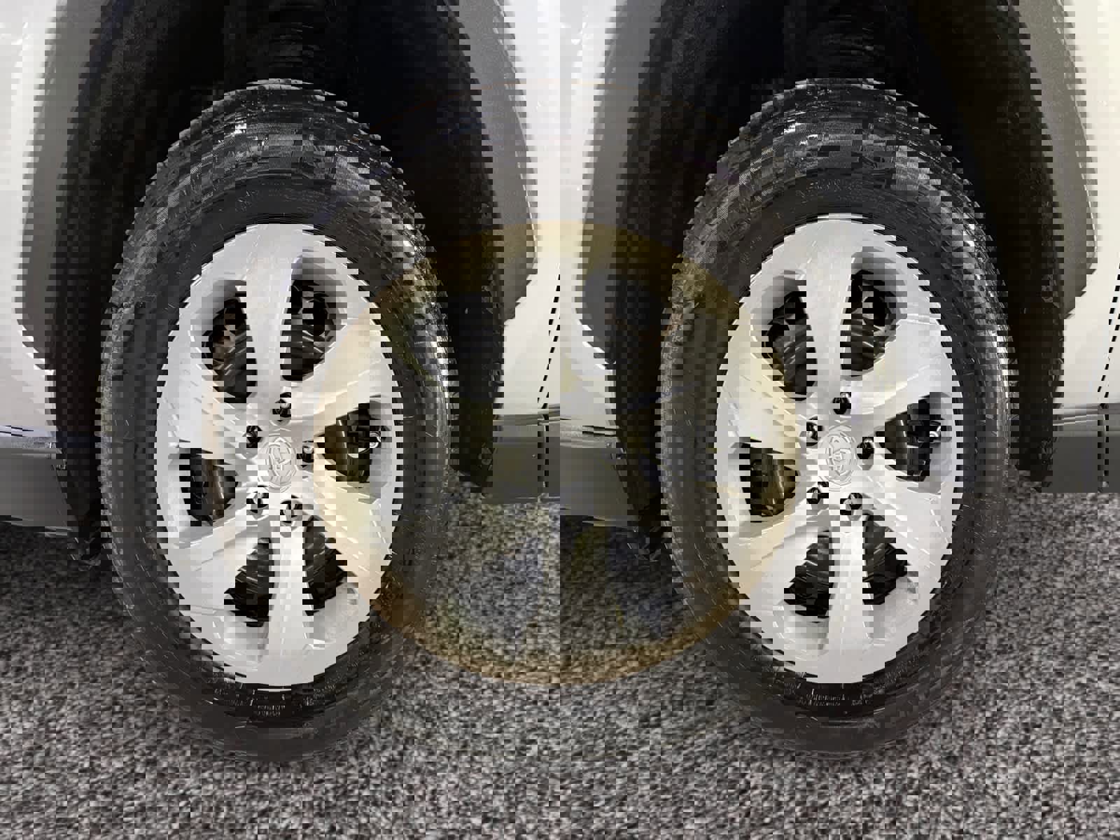 Used 2021 Toyota RAV4 LE image 18