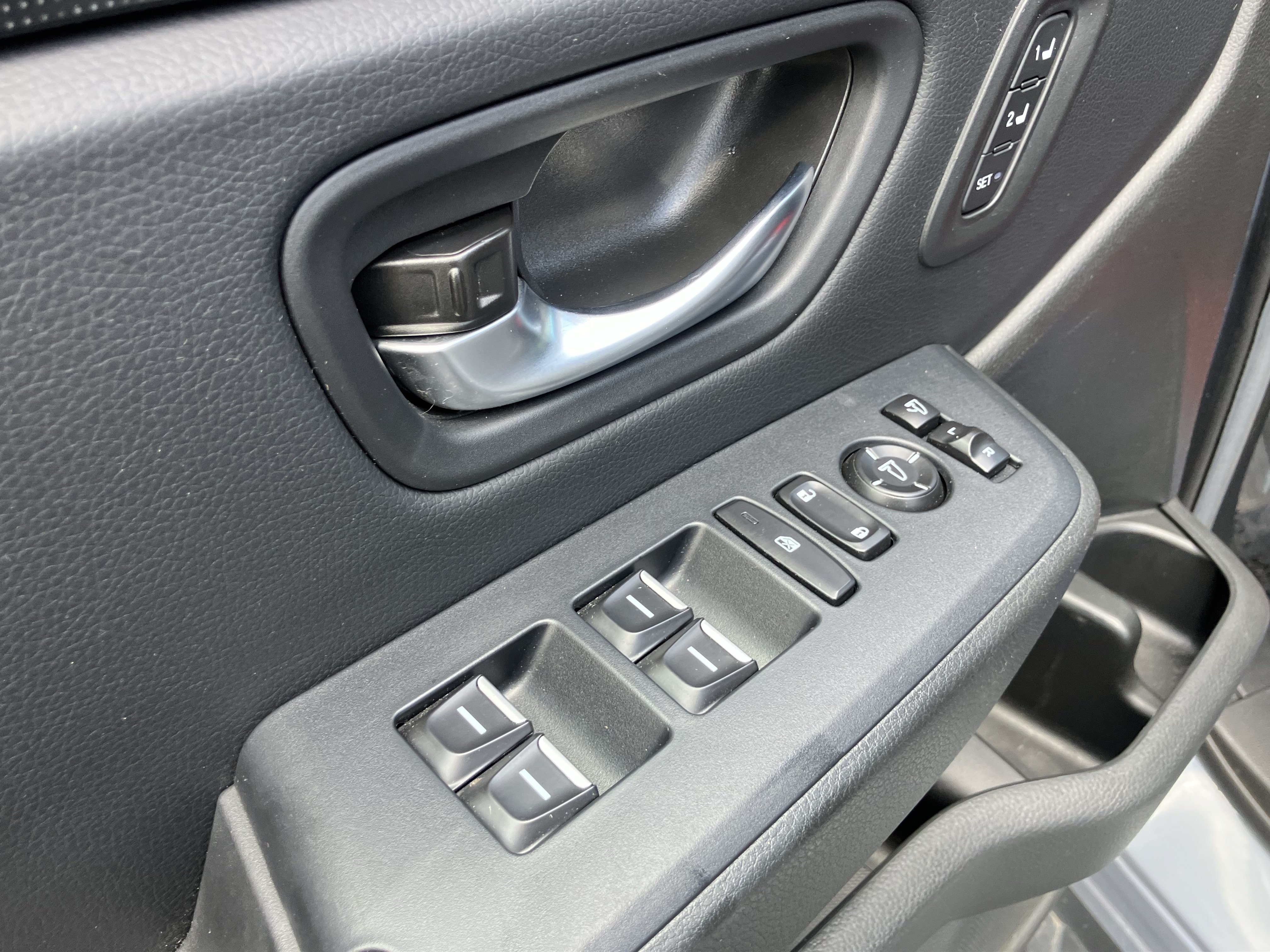 Certified 2025 Honda Pilot Black Edition image 15