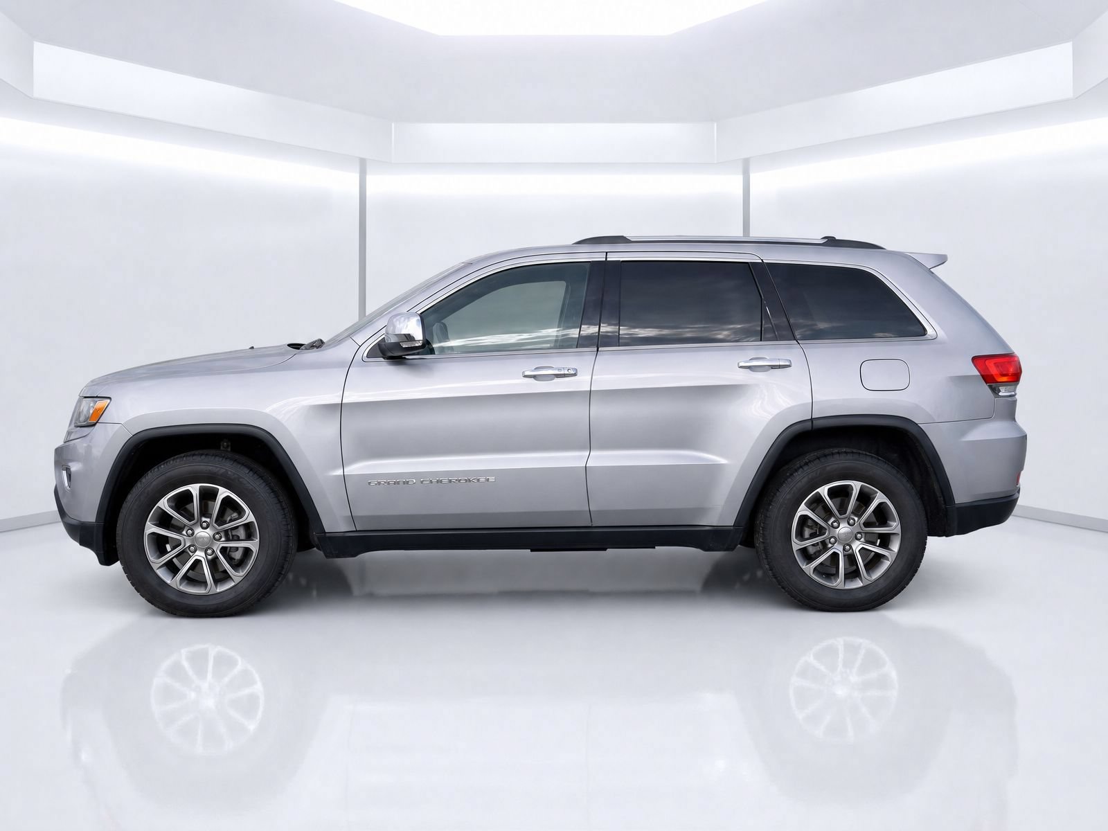Used 2016 Jeep Grand Cherokee Limited AWD/4WD image 6