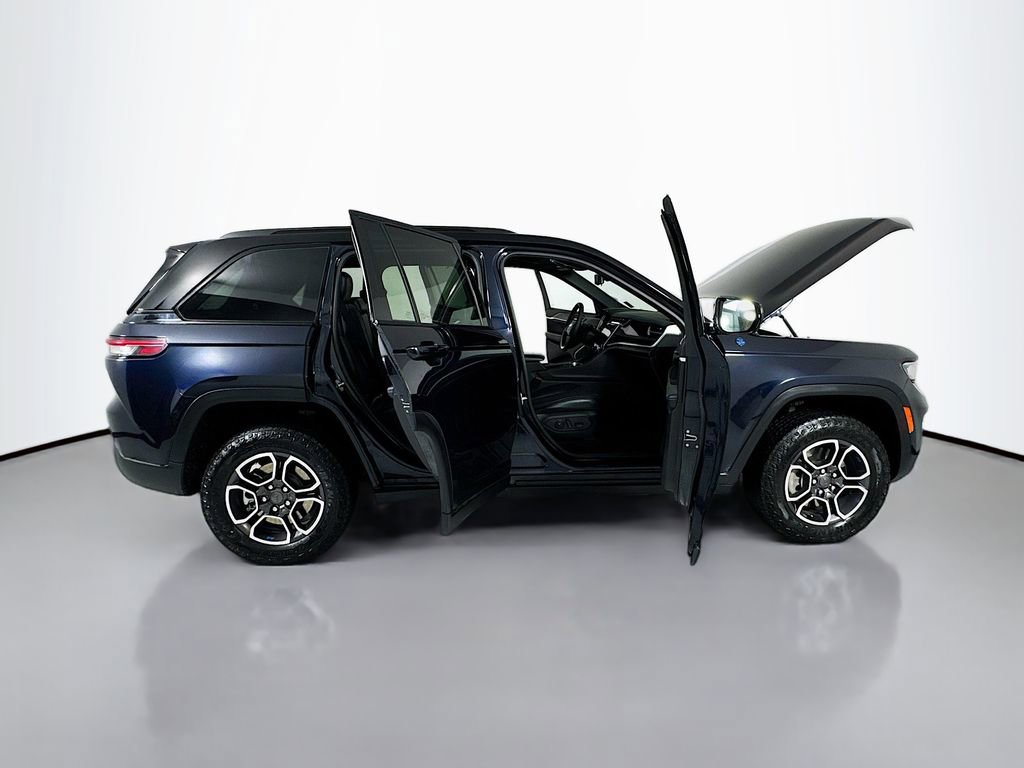 Used 2023 Jeep Grand Cherokee Trailhawk w/ Advanced Protech Group II AWD/4WD image 33