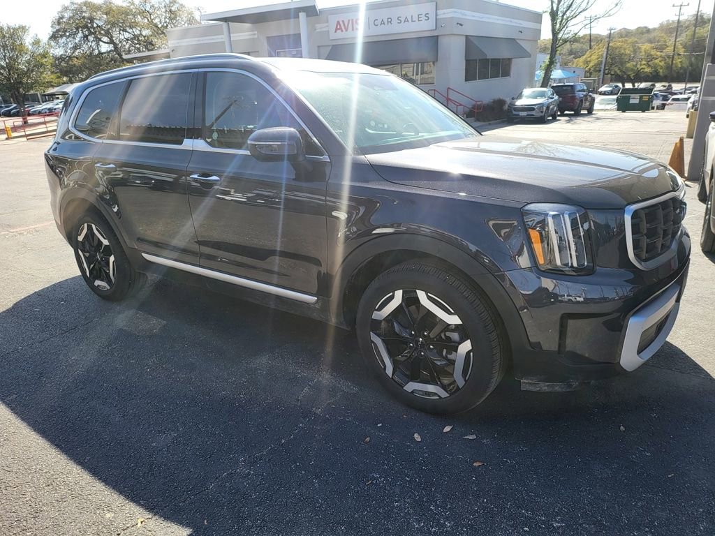 Used 2025 Kia Telluride S image 4