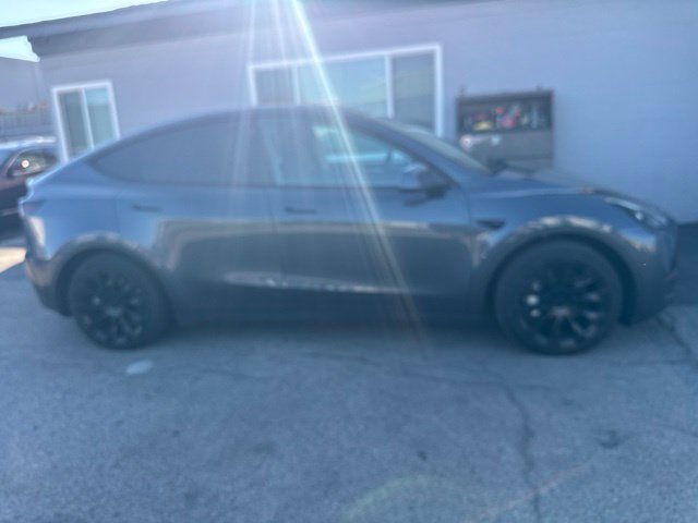 Used 2023 Tesla Model Y Long Range AWD/4WD image 4