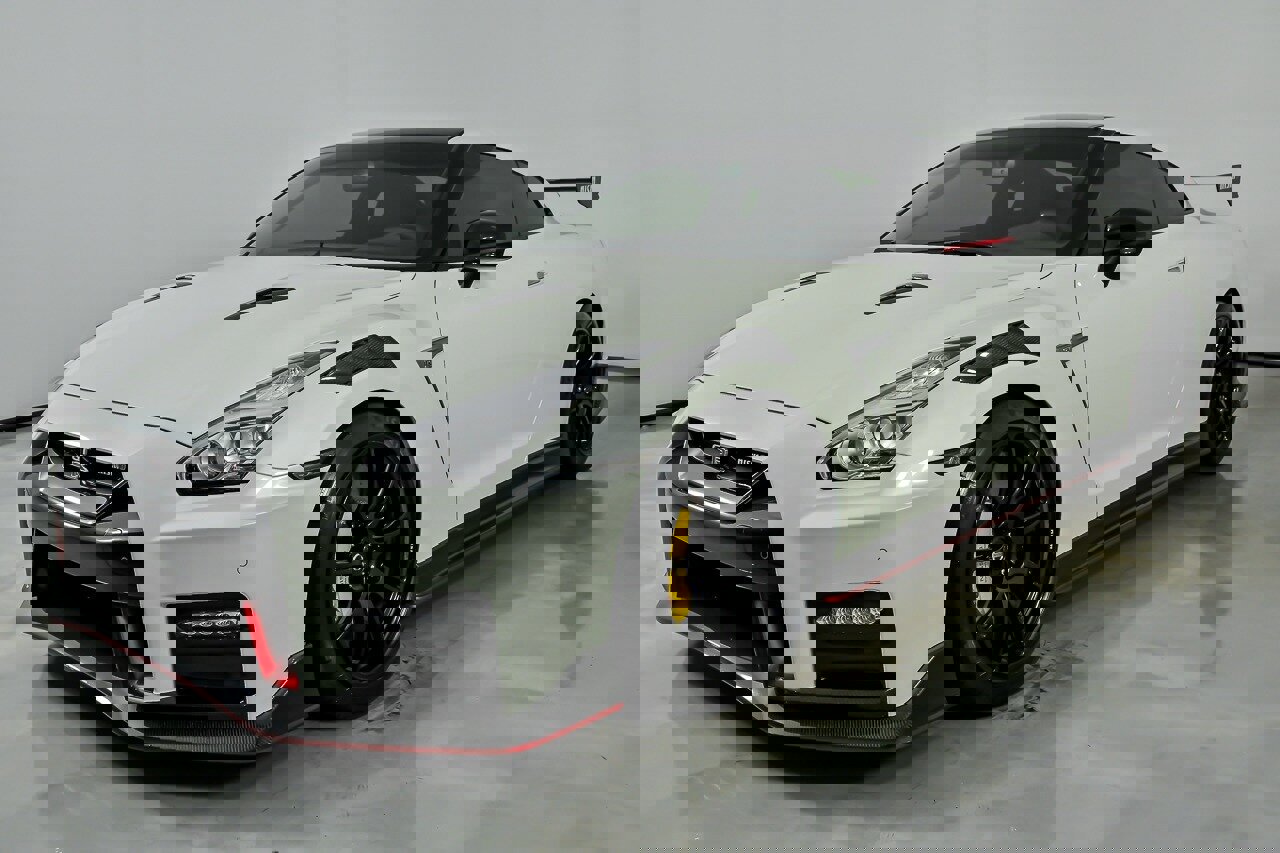 Used 2020 Nissan GT-R NISMO AWD/4WD image 6