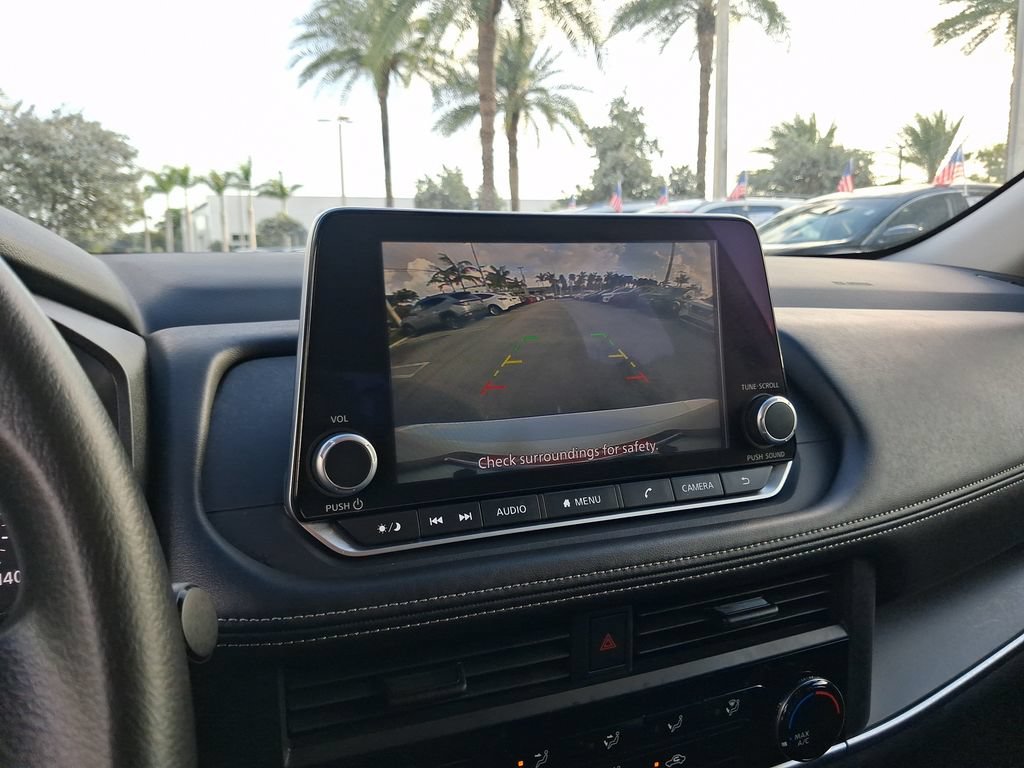 Certified 2025 Nissan Rogue S FWD image 23