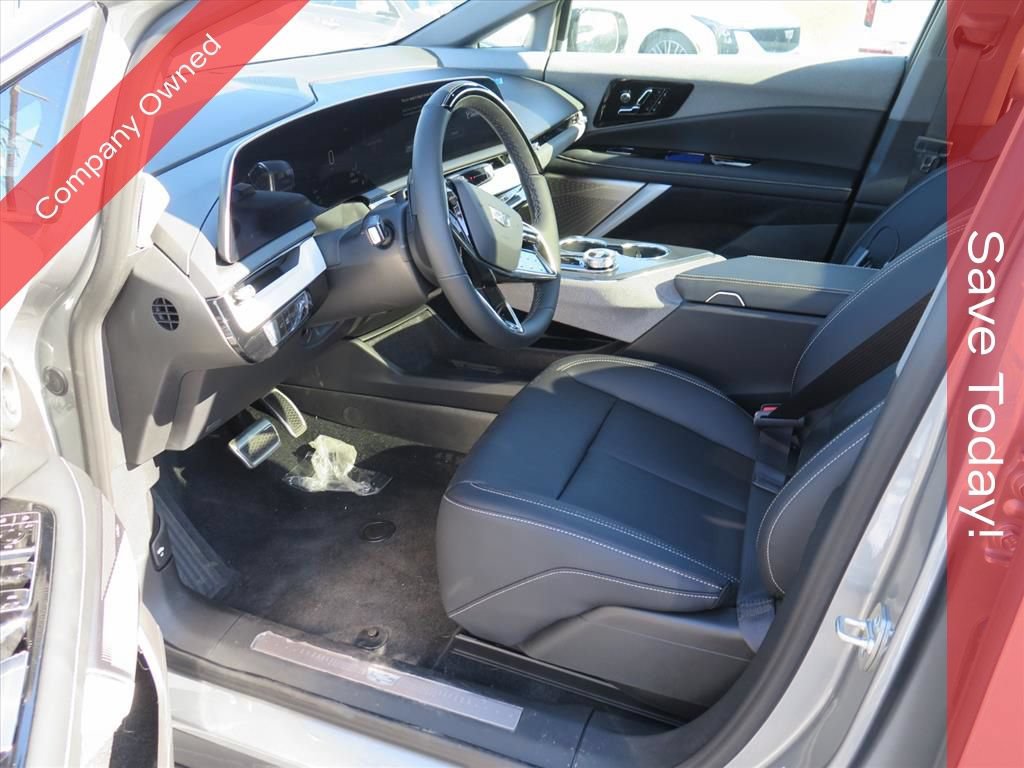 New 2026 Cadillac Optiq Luxury 2 RWD image 9