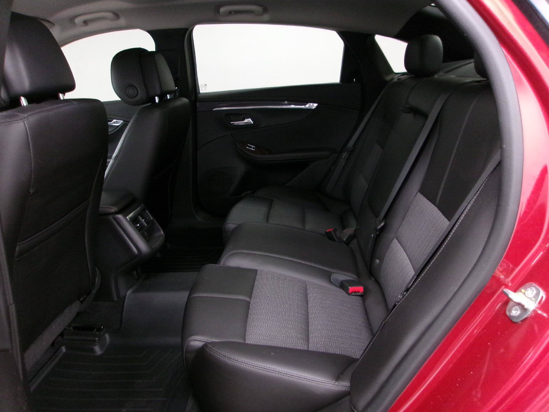 Used 2014 Chevrolet Impala LT w/ Convenience Package FWD image 9
