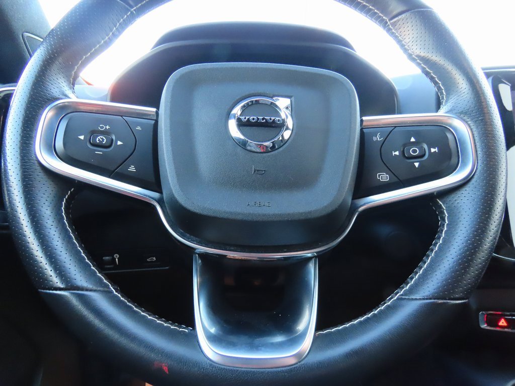 Used 2021 Volvo XC40 P8 Recharge image 28