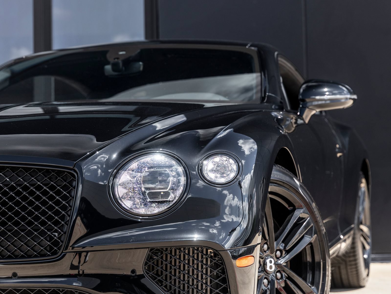 Used 2023 Bentley Continental GT Mulliner AWD/4WD image 16
