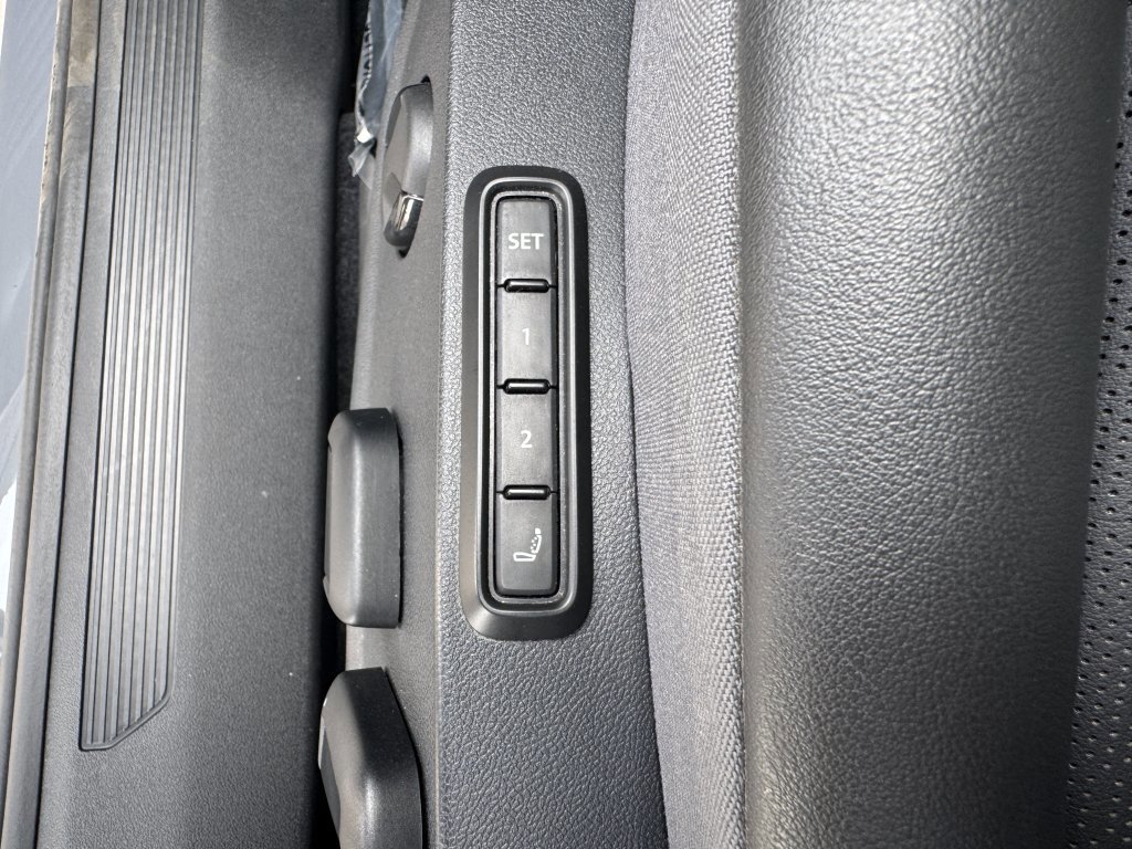 Used 2023 Volkswagen ID.4 S image 28