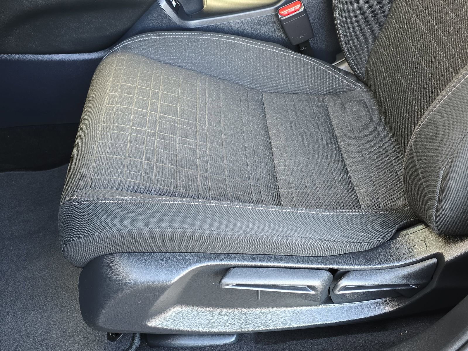 Certified 2023 Honda HR-V LX image 29