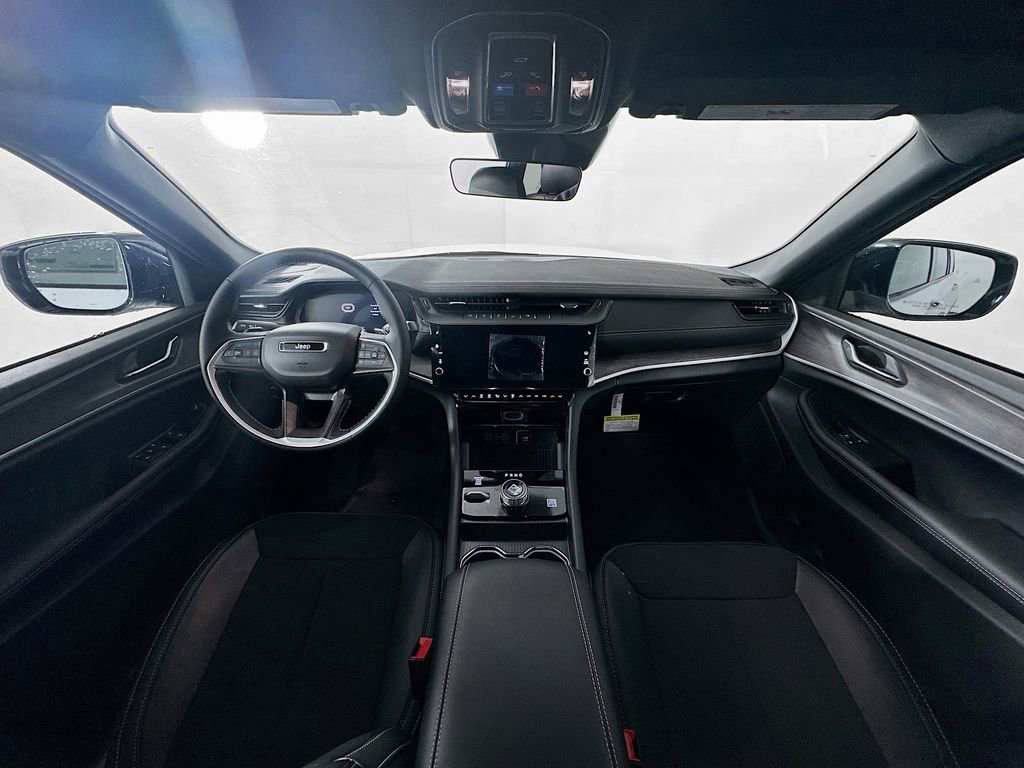 New 2026 Jeep Grand Cherokee Altitude AWD/4WD image 9