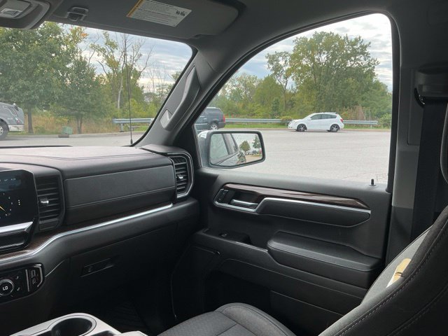 Used 2022 Chevrolet Silverado 1500 LT AWD/4WD image 28