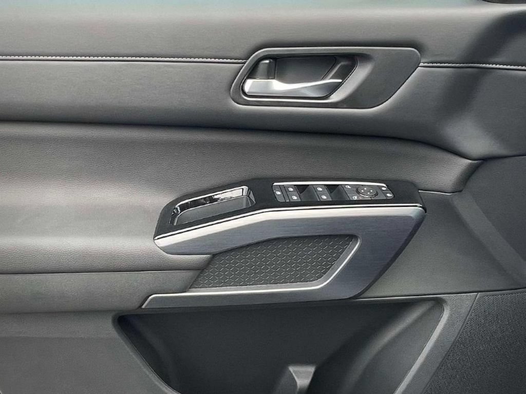 New 2026 Nissan Pathfinder SL FWD image 19