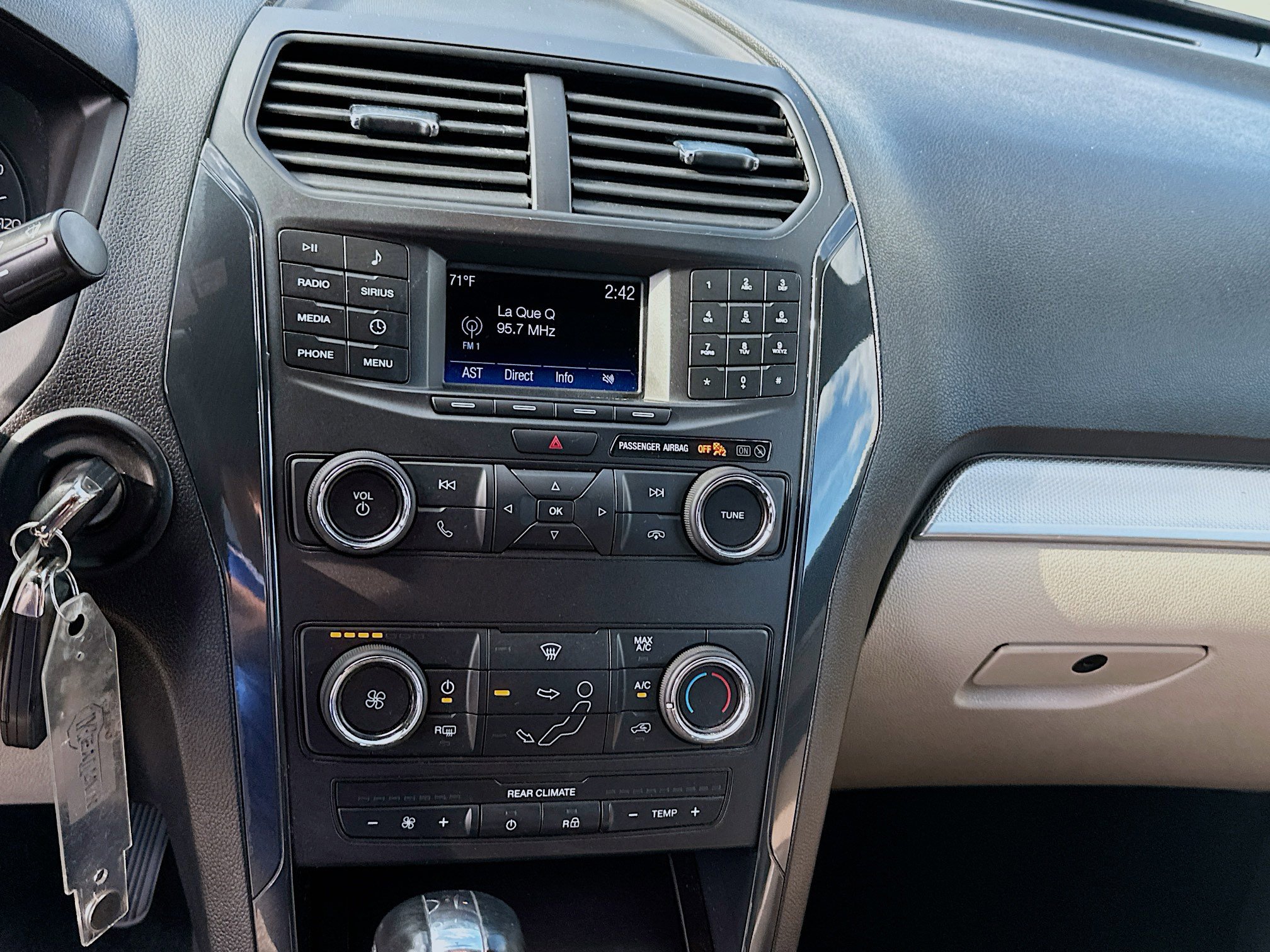 Used 2019 Ford Explorer FWD image 12