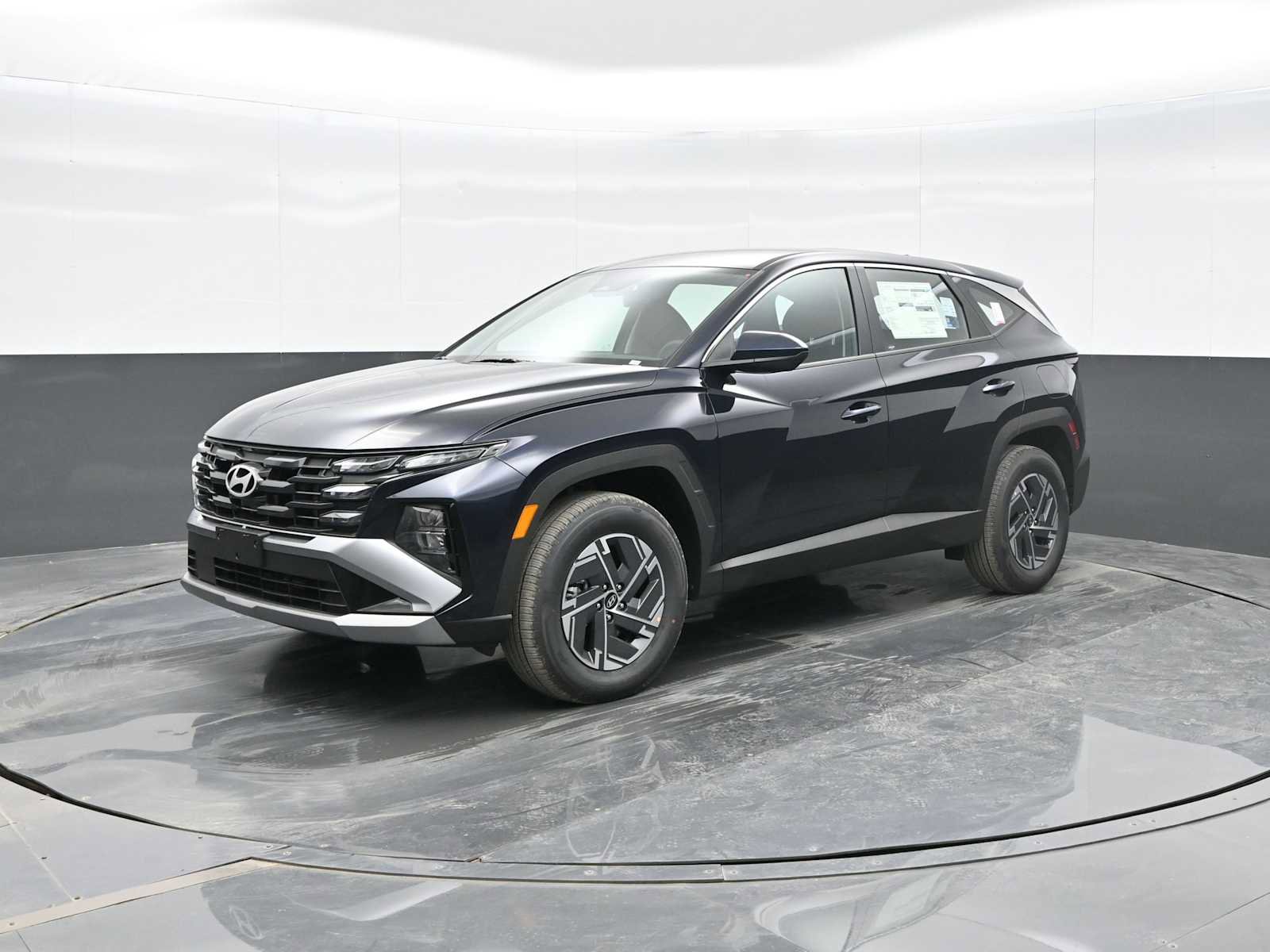 New 2026 Hyundai Tucson Blue SE image 4