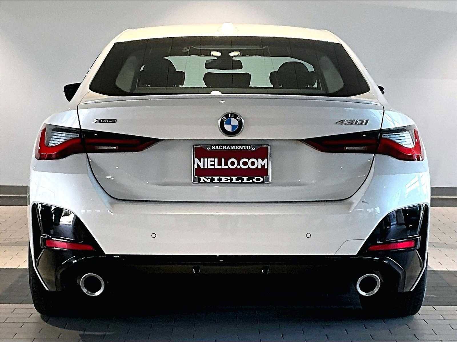 Used 2025 BMW 430i xDrive w/ M Sport Package image 9