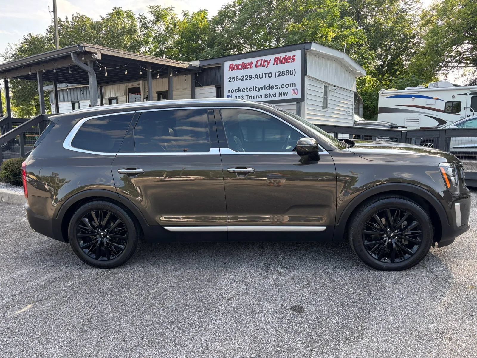 Used 2021 Kia Telluride SX w/ SX Prestige Package AWD/4WD image 2
