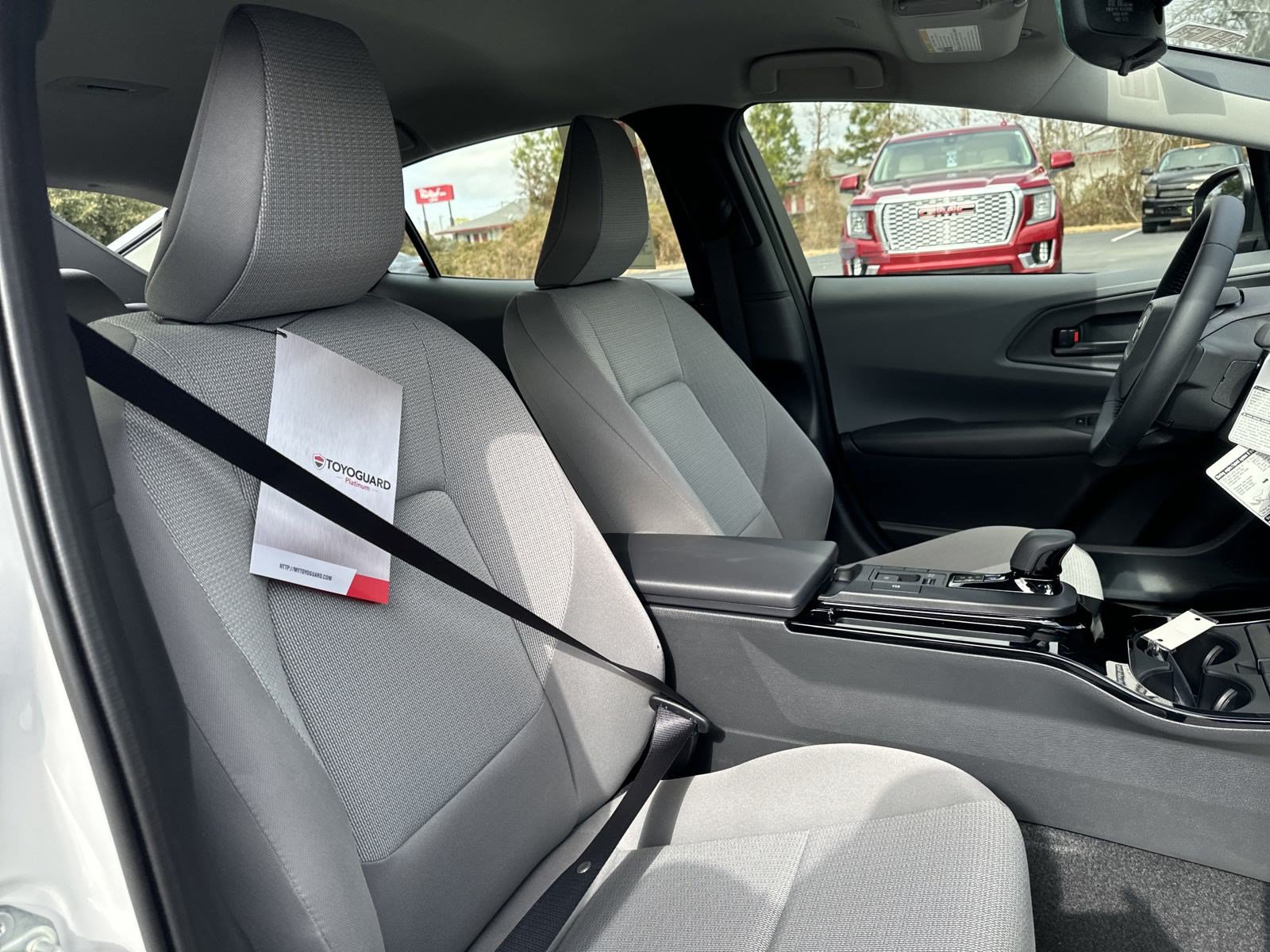 New 2024 Toyota Prius LE FWD image 32