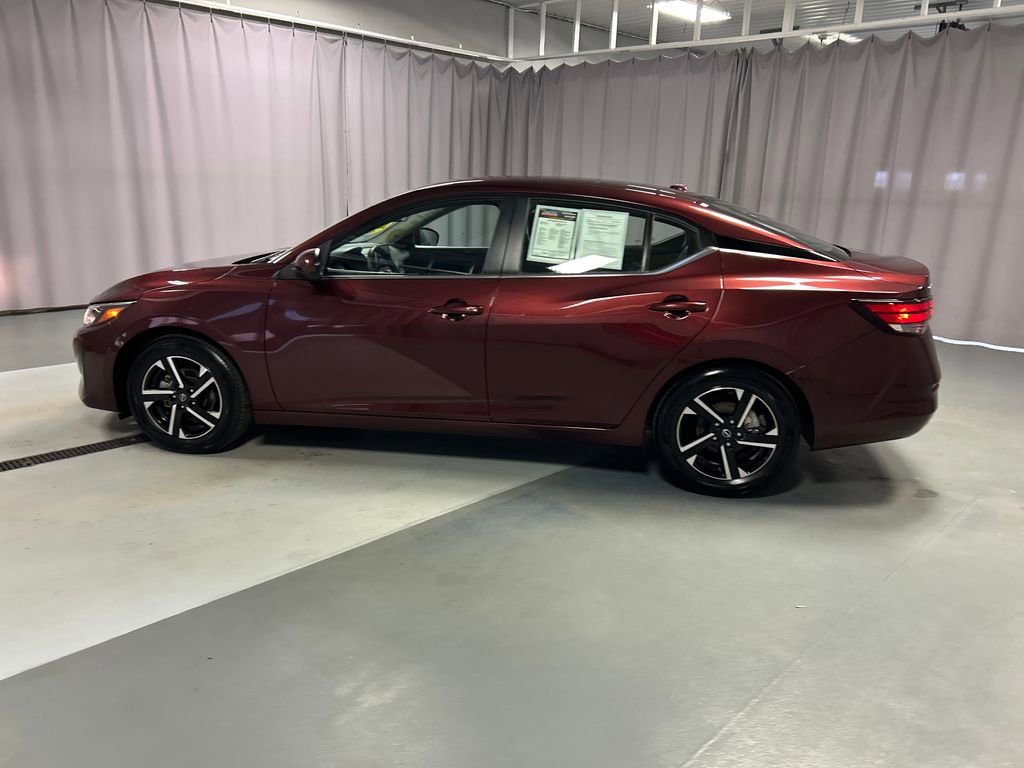 Used 2025 Nissan Sentra SV image 4
