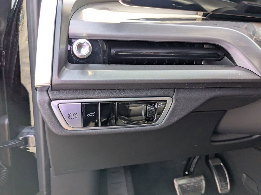 New 2026 Cadillac Vistiq Luxury image 14