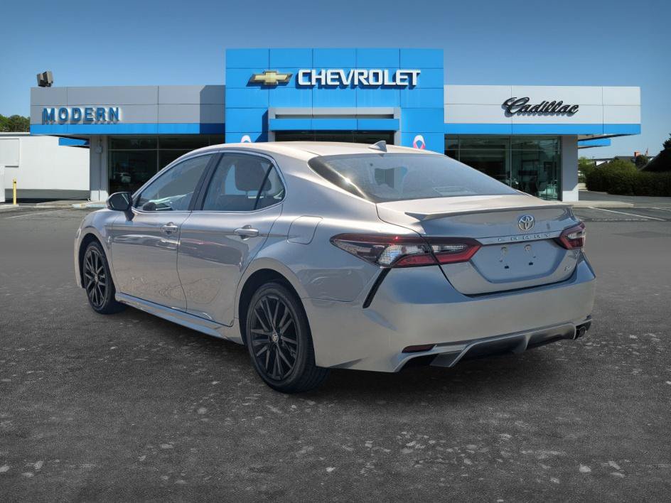Used 2024 Toyota Camry SE FWD image 3