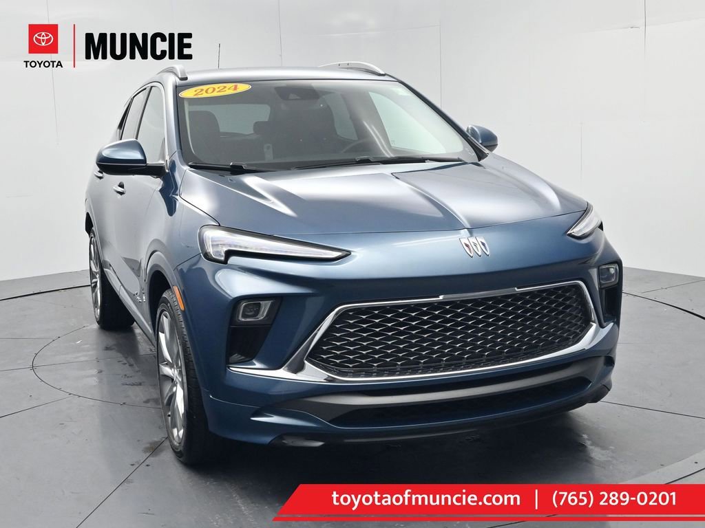 Used 2024 Buick Encore GX Avenir w/ Avenir Convenience Package FWD image 1