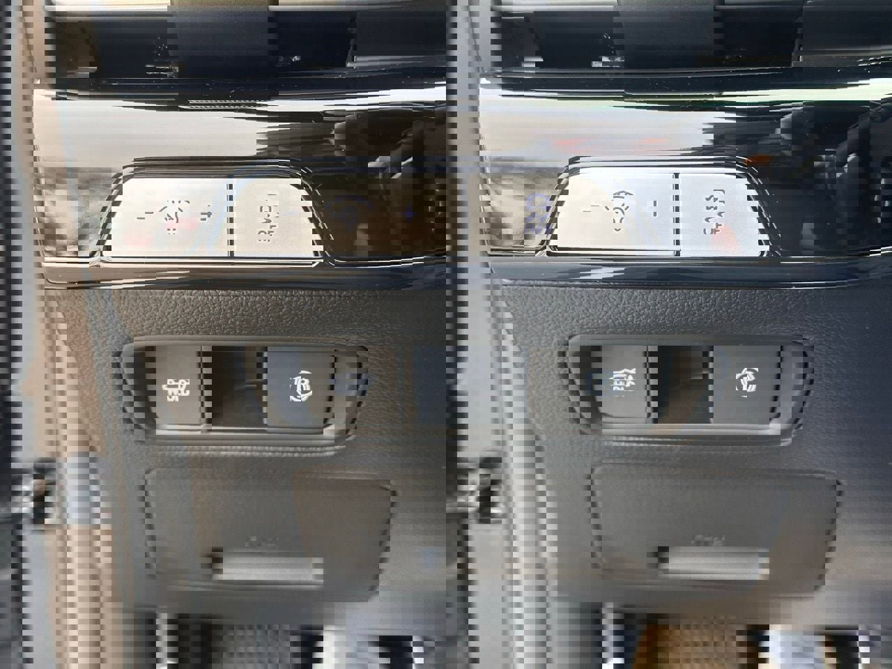 Used 2025 Genesis G80 3.5T Sport image 31