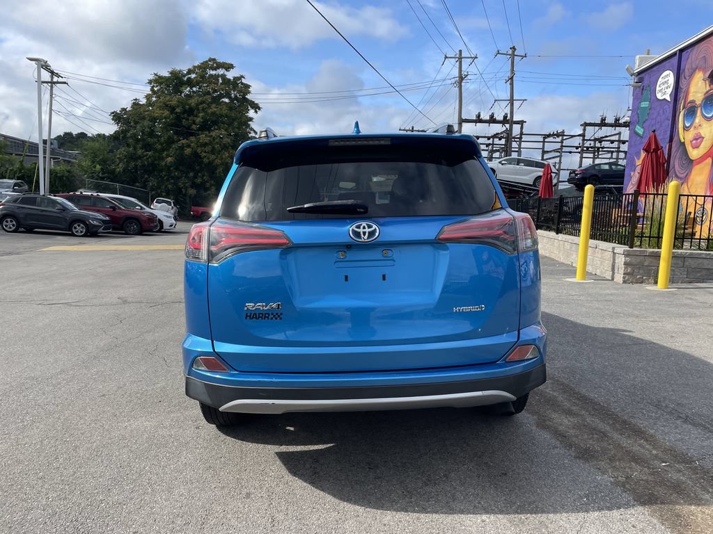 Certified 2018 Toyota RAV4 LE AWD/4WD image 4